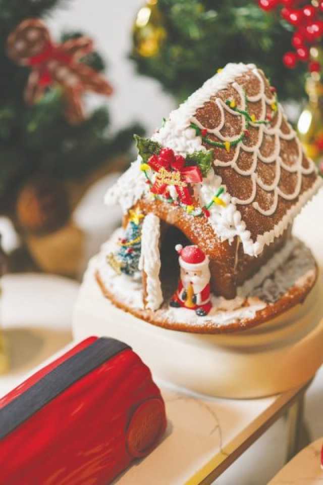 احتفالات بموسم الأعياد بأناقة في فندق سانت ريجيس دبي- النخلة