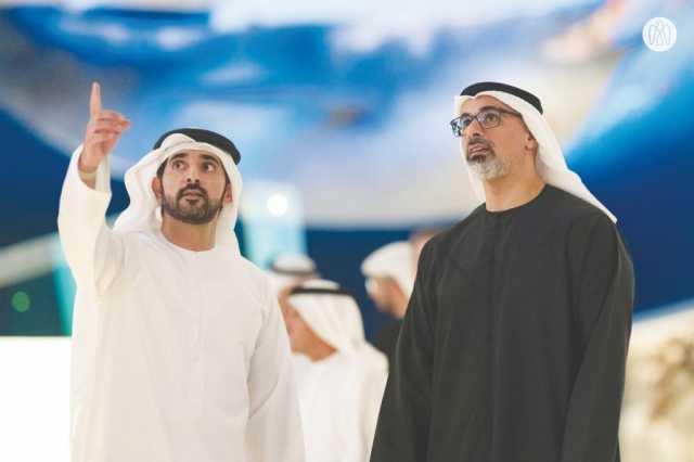 خالد بن محمد بن زايد وحمدان بن محمد بن راشد يقومان بجولة في متحف التاريخ الطبيعي أبوظبي في المنطقة الثقافية في السعديات