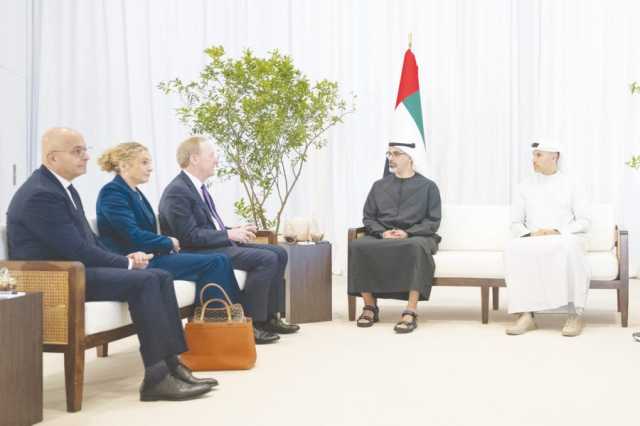 خالد بن محمد بن زايد يطّلع على خطط مايكروسوفت لاستثمار 15.2 مليار دولار لتعزيز الابتكار في الذكاء الاصطناعي ودفع التحوّل الرقمي بالإمارات