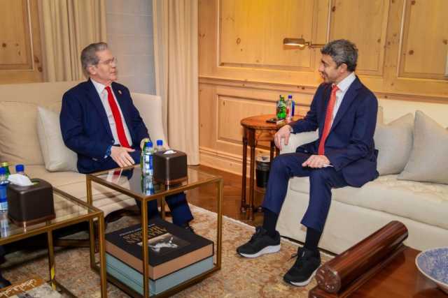 عبدالله بن زايد يبحث سبل تعزيز التعاون مع وزير الخزانة الأميركي