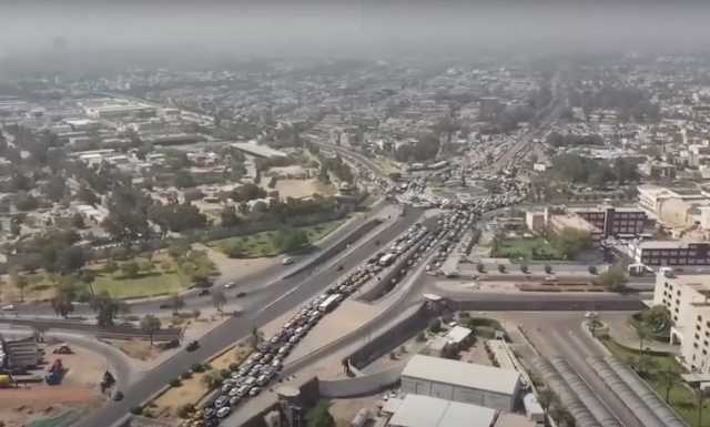 الطرق والجسور توعز بالعمل 24 ساعة لفك الاختناقات المرورية
