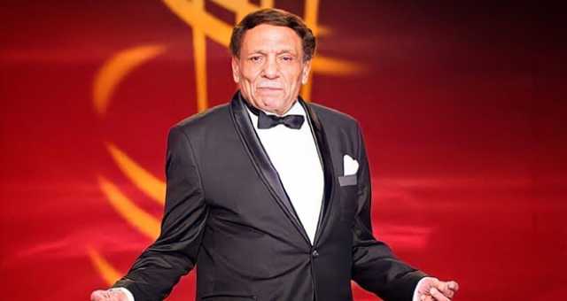 فنانة شابة تثير الجدل بتصريحاتها عن صحة عادل إمام