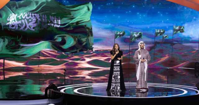 الشعراء يتنافسون في نصف نهائي برنامج “المعلقة”
