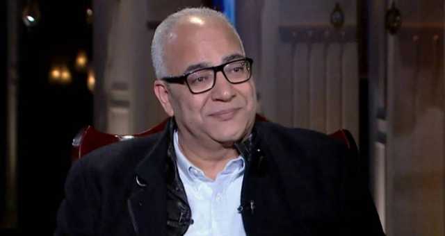 بيومي فؤاد يبكي على الهواء بسبب هذا الفنان.. ما القصة؟