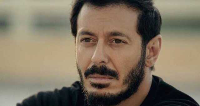 نقل والد مصطفى شعبان إلى العناية المركزة