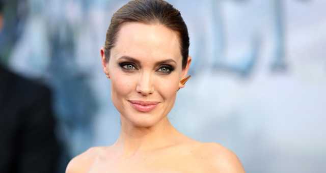 أنجلينا جولي.. نجمة استثنائية في سماء هوليوود