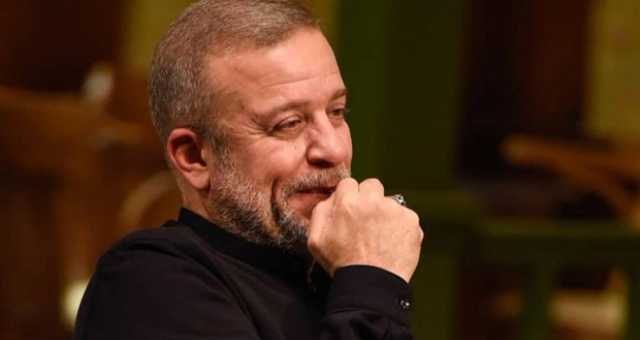 “كنت قليل الذوق”.. شريف منير يتراجع عمّا فعله في عزاء والدة دينا الشربيني