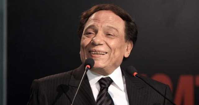 بسبب عادل إمام.. فنان شهير يقاضي نادي “ليفربول” الإنكليزي