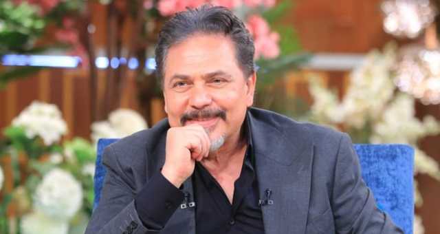 محمد رياض لمنتقديه: لهذا تصدرت صورة عادل إمام بوستر مهرجان المسرح