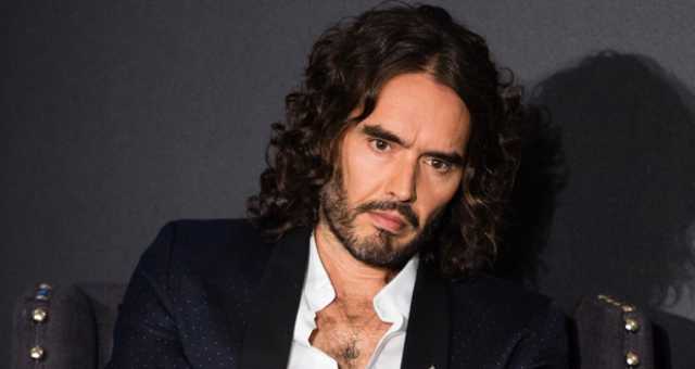راسل براند يشكو من أسبوع “محبط” في أول تعليق بعد اتهامه بالاغتصاب