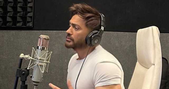 “من أحلى الأغاني”.. تامر حسني يستذكر هذه الأغنية والجمهور يتفاعل