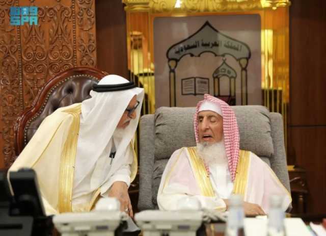 المفتي العام يستقبل المهنئين بعيد الفطر من منسوبي الرئاسة