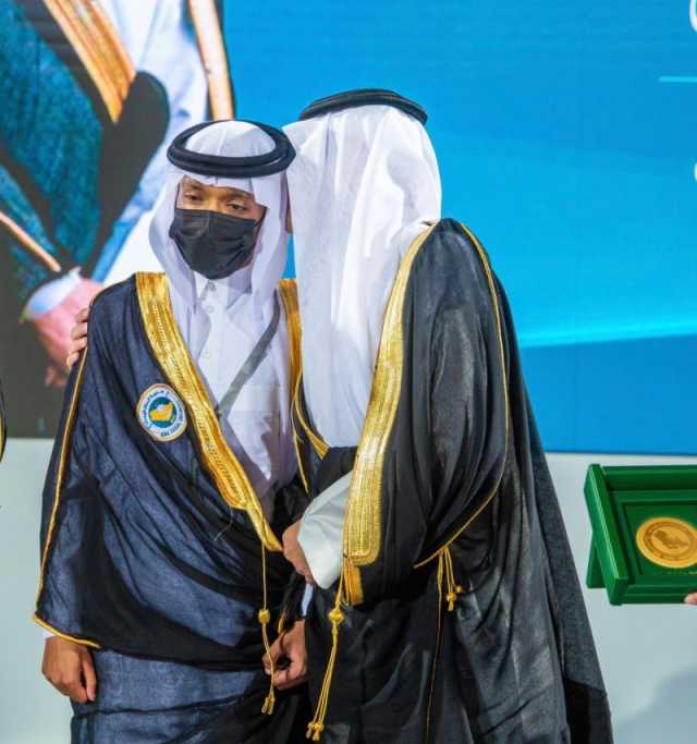 لفتة أبوية.. أمير الشرقية يلتقي الطالب صالح البراز المصاب بالسرطان