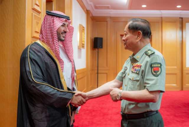 بتوجيه من القيادة.. وزير الدفاع يلتقي نائب رئيس اللجنة العسكرية المركزية الصيني