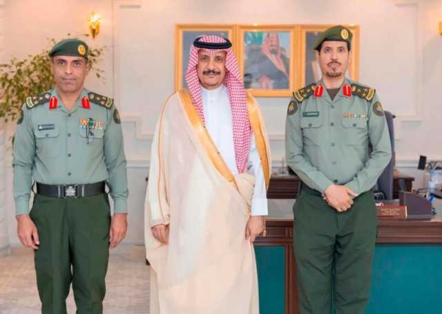 محافظ حفر الباطن يقلد مساعد مدير جوازات المحافظة رتبته الجديدة