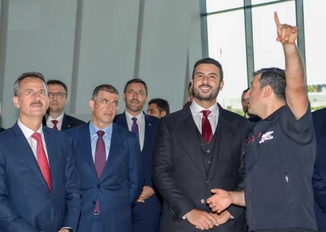 اجتماعات ومذكرات تفاهم وزيارة شركات.. نشاط مكثف لوزير الدفاع في تركيا