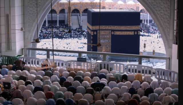 وزير الحج يبحث تيسير وصول ضيوف الرحمن مع مسؤولين بالحكومة الإماراتية