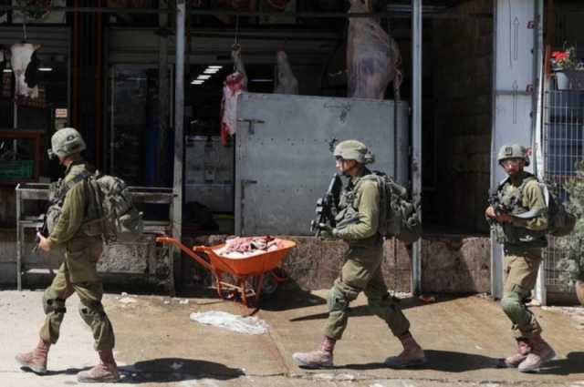 مصادر أمنية تتهم الاحتلال بسرقة مصاغ الفلسطينيين في الخليل