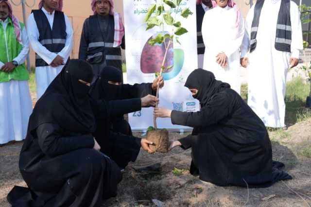 طالبات التقنية بالأحساء يغرسن 60 شتلة ضمن البرنامج الوطني للتشجير