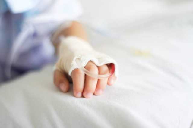 أحدثت له ثقوبًا داخلية.. إنقاذ حياة طفل ببريدة ابتلع 6 قطع مغناطيسية