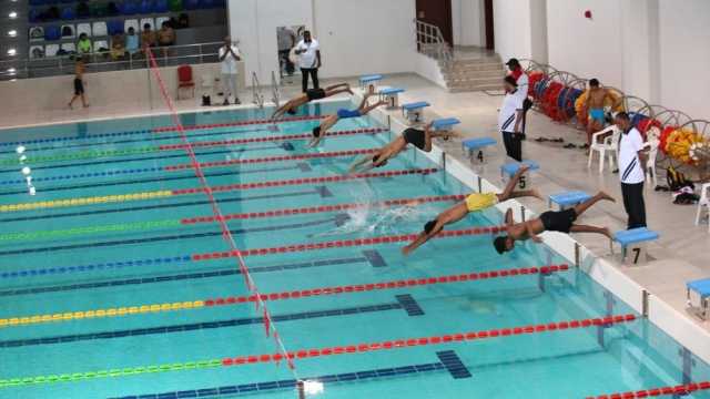 100 مشارك يمثلون 8 أندية في كأس الاتحاد للسباحة القصيرة.. الجمعة