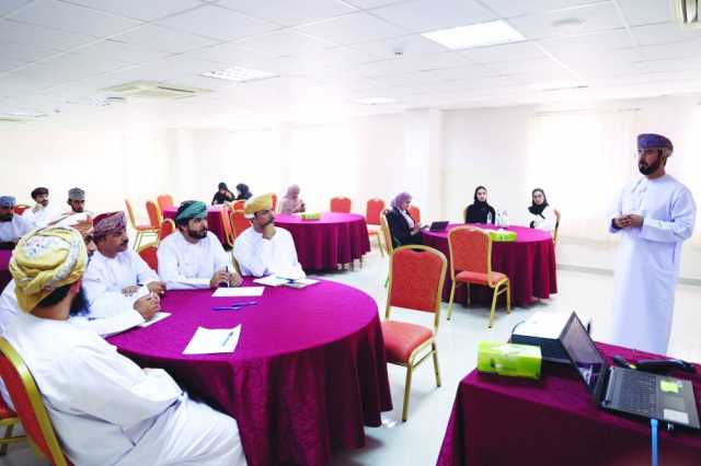 استعراض اللائحة التنظيمية للمبادرات الشبابية بجنوب الباطنة