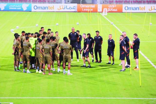 تشيلافي يستدعي 6 لاعبين جدد لقائمة المنتخب الوطني