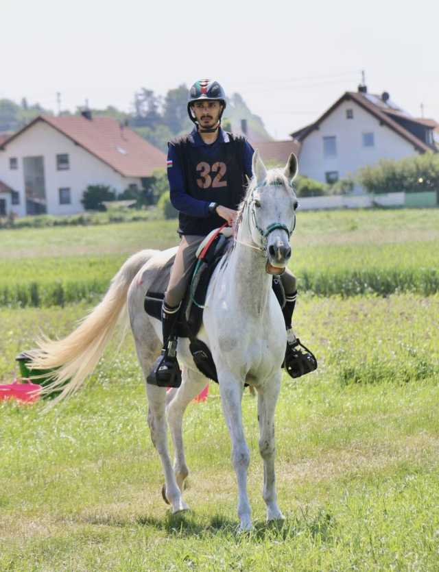 علي آل سعيد يحصد بطاقة التأهل لكأس العالم للقدرة والتحمُّل