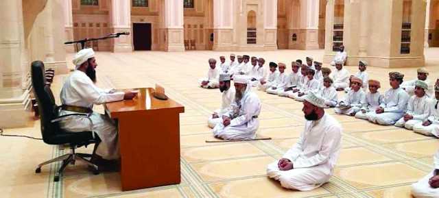 46 طالبا ينهون تعلم الأحكام الشرعية في ملتقى بالداخلية