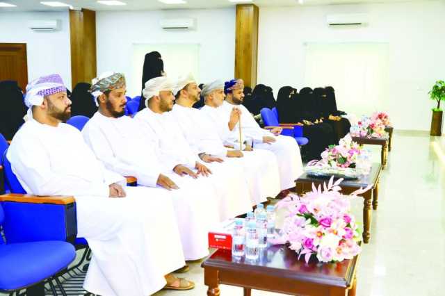 أوقاف ظفار تختتم برنامج حلقات الإرشاد الديني