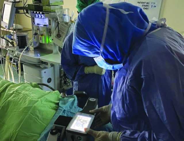 مستشفى عبري ينجح في إجراء أول عملية تثبيت للقرنية