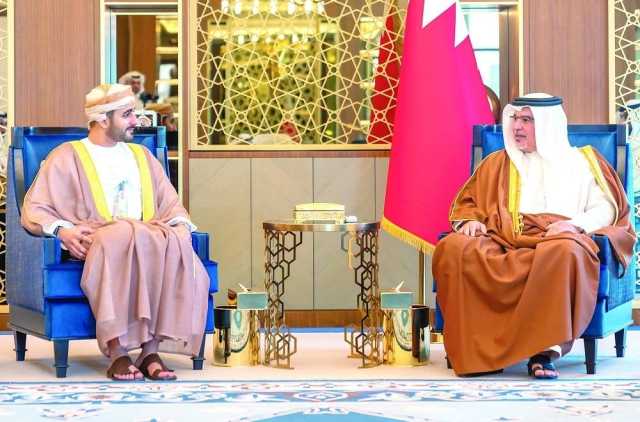 السيد ذي يزن وولي عهد البحرين يستعرضان آفاق التعاون
