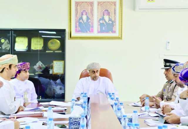 استعراض عدد من المشاريع البلدية بجنوب الباطنة