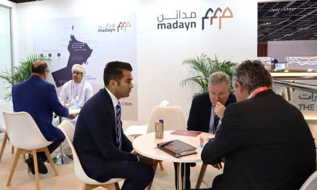 إقبال واسع على المنتجات العمانية بمعرض جلفود 2024
