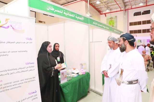 جامعة نزوى تفتتح ملتقى الفرق والجمعيات الخيرية الأول