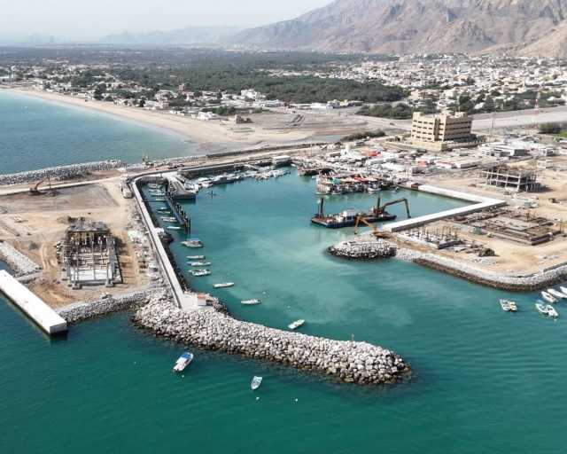 70% نسبة الإنجاز في مشروع تطوير ميناء الصيد البحري في دبا