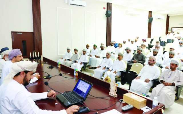 استعراض المشاريع الاستراتيجية والإنمائية بمسندم