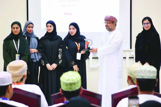 إسدال الستار على فعاليات تكنو بازار بجامعة التقنية بصحار