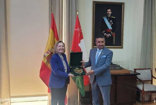 الأمين العام بوزارة الدفاع يلتقي بوزيرة الدّولة لشؤون الدفاع بمملكة إسبانيا