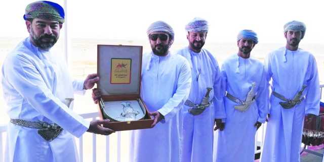 اتحاد الهجن ينظم سباق للهجن العربية بعبري