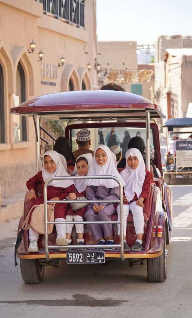 نرعاك دوما لا يوما يسلط الضوء على جهود رعاية الأيتام بنزوى