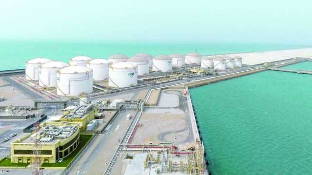 تقلبات النفط تحت ضغط التوترات التجارية وزيادة الإنتاج .. وتوقعات بتراجع الأسعار حتى 2026