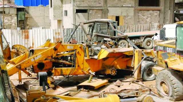 تقرير: ليلة الآليات المحترقة .. حين تُقصف الأذرع التي تساعد غزة على النجاة