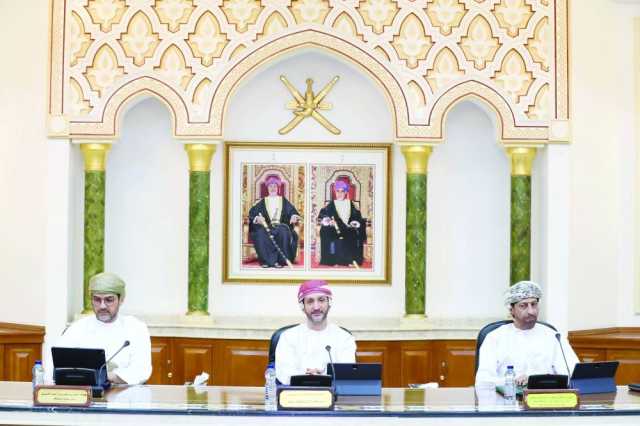 بلدي مسقط يناقش التوسع في مشاريع حدائق الأحياء السكنية