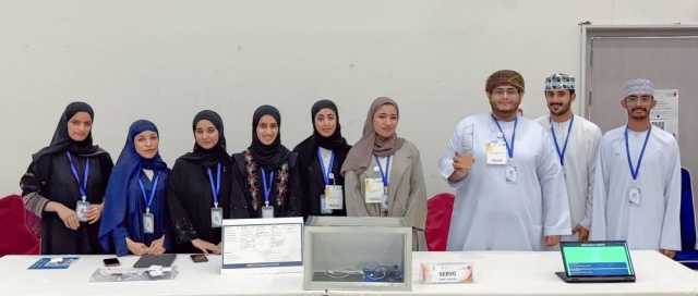 طلاب ينجحون في ابتكار جهاز ذكي يتتبع حاويات النقل
