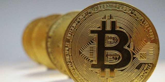 قيمةُ عملة بتكوين تتجاوز 100 ألف دولار لأول مرة منذ فبراير الماضي