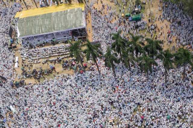 حفظة الإسلام في بنجلايش يستعرضون قوتهم لردع المناهضين