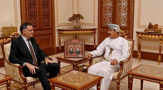 وزير المكتب السلطاني يستقبل سفير الاتحاد الأوروبي