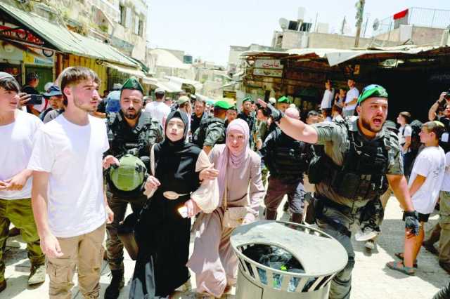 المستوطنون الاسرائيليون ينشرون الخراب في القدس القديمة