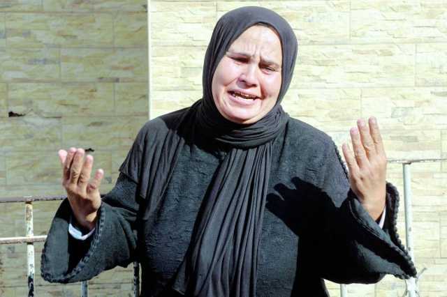 إسرائيل تكثف ضرباتها في غزة و44 شهيدا من النازحين